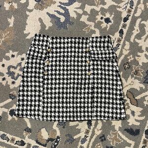 Black and White Houndstooth Skirt